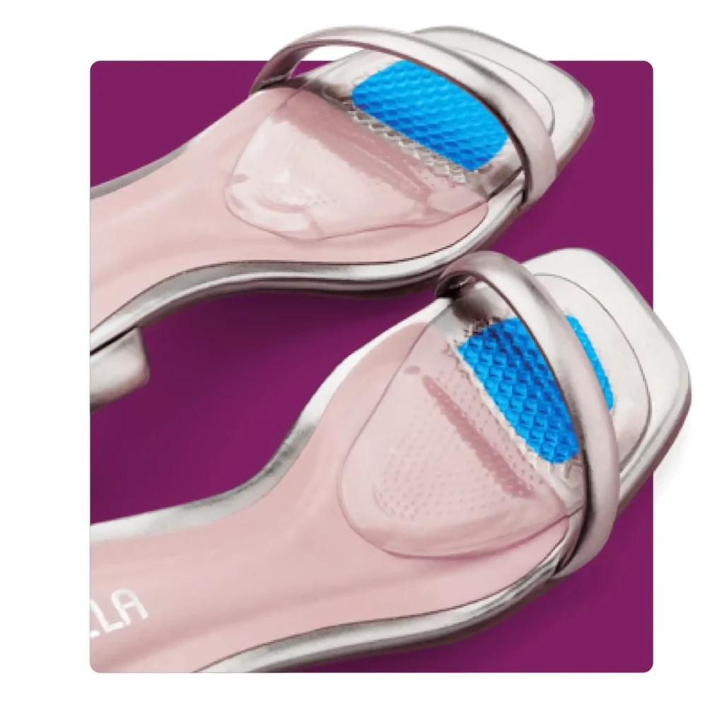 A pair of pink colored shoes with an upper that appears to be made of a transparent material. The design of the shoes is very unique, with a piece of blue mesh on the laces, which is not only aesthetically pleasing, but may also increase the breathability of the shoes. On the tongue, there is a clear brand logo "LA". Overall, these shoes look both stylish and comfortable.